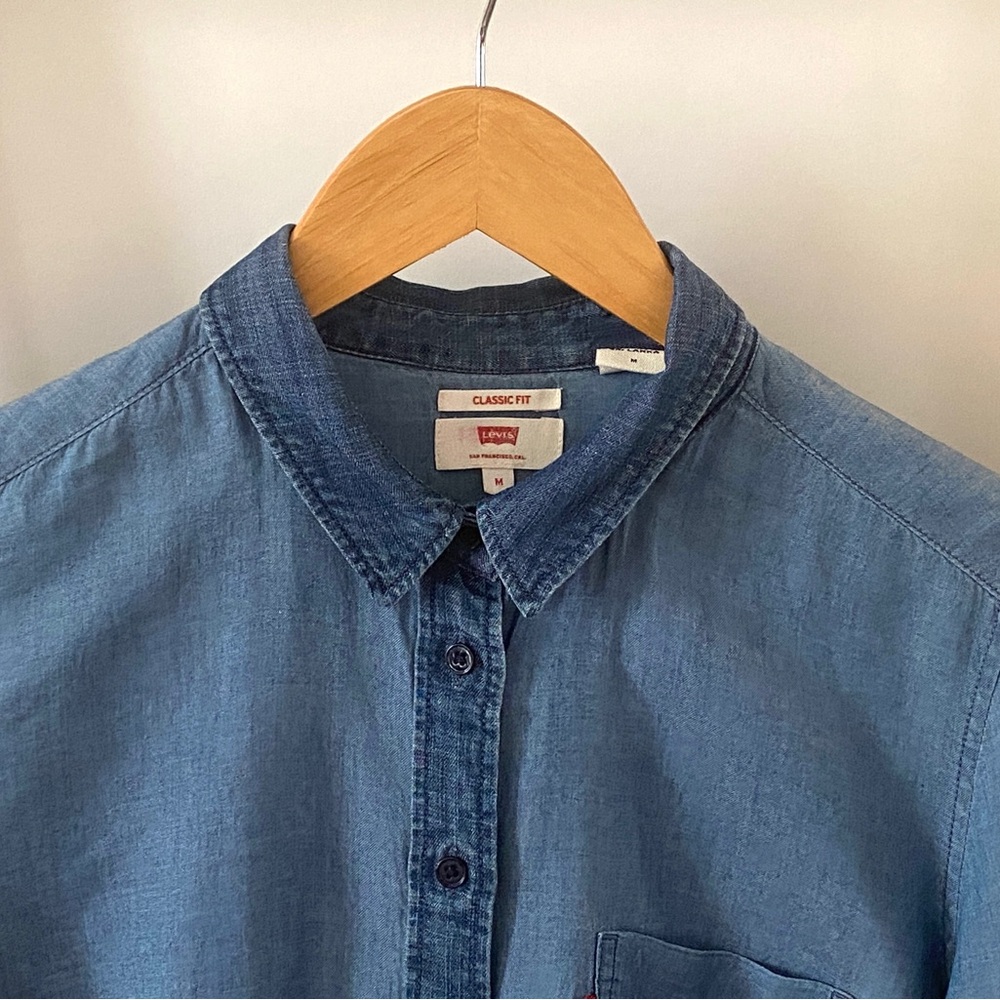 Levi’s Chambray Button Up - image 1